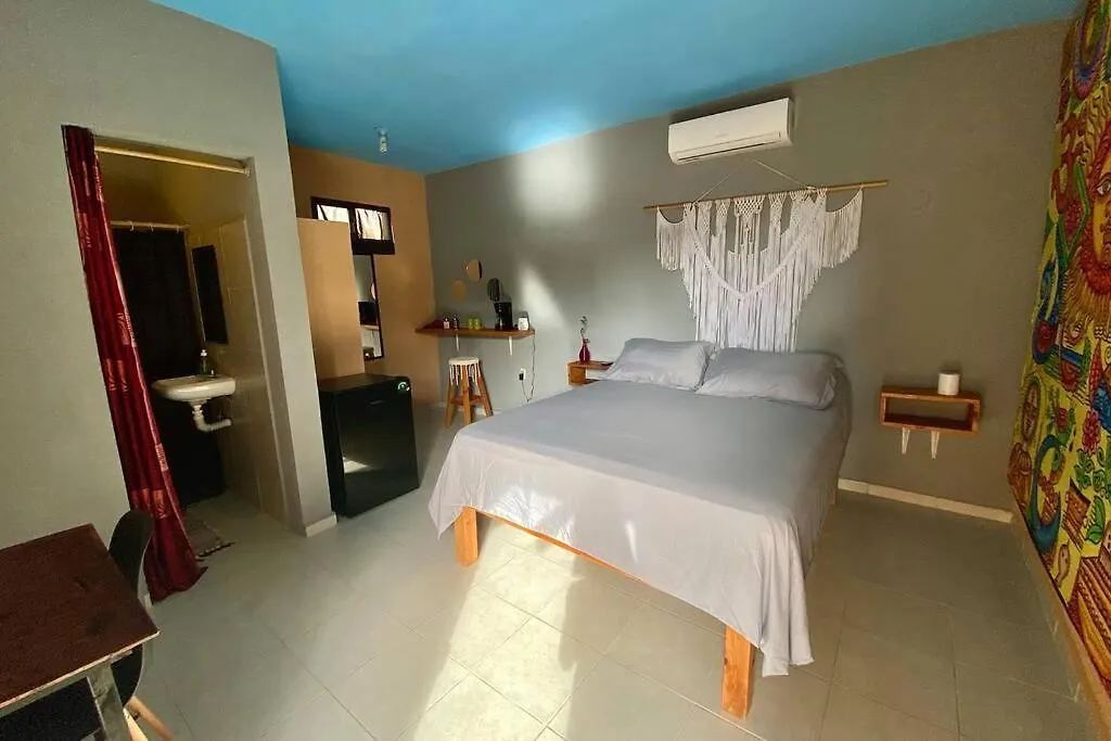 Jungla Bacalar/ Casa Guacamayo 5Ta. Av. Bacalar